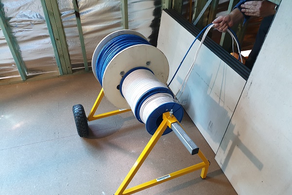 Eliminate manual handling issues when carrying drums of cable with