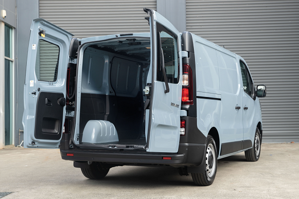 Specs for all Renault Trafic 3 Phase 2 Grand Passenger versions